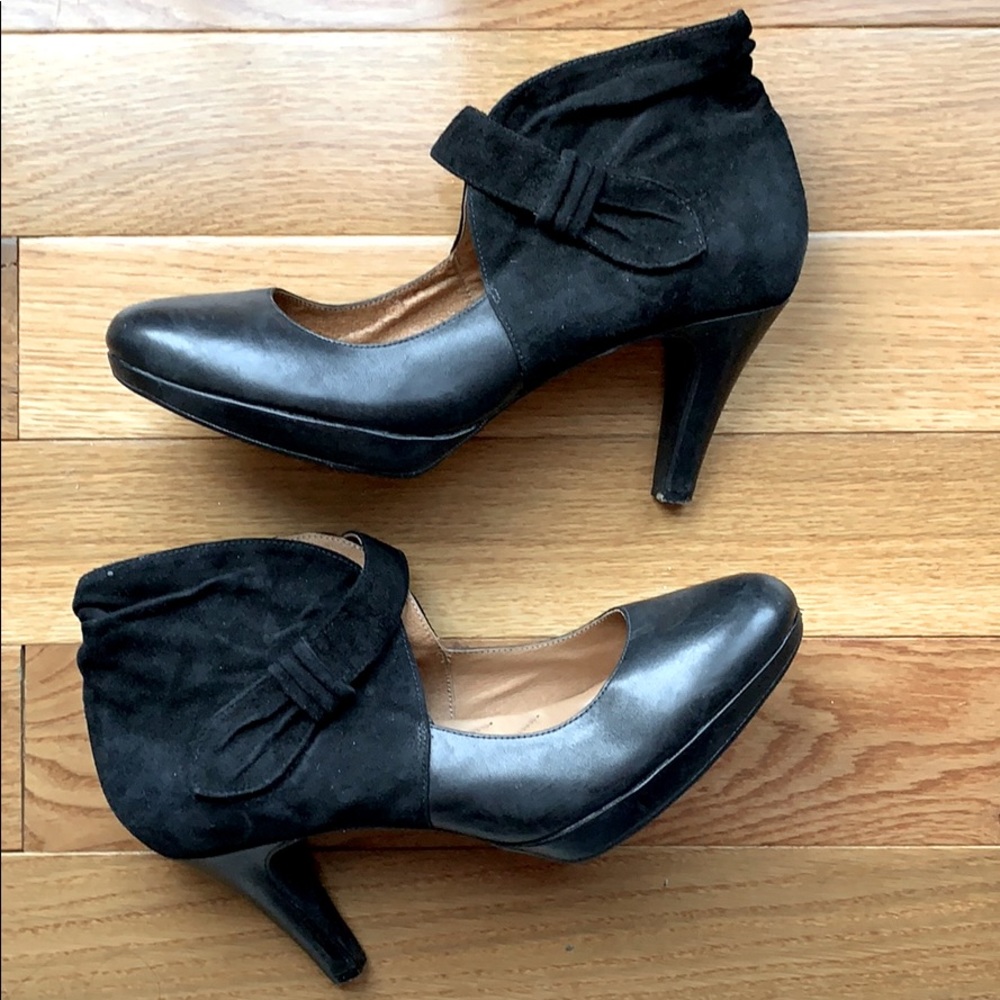 CLARKS Indigo black heels with ankle strap. 9.5.